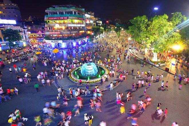 ha noi yeu cau nguoi dan khong duoc mang vat nuoi loa cong suat lon vao pho di bo