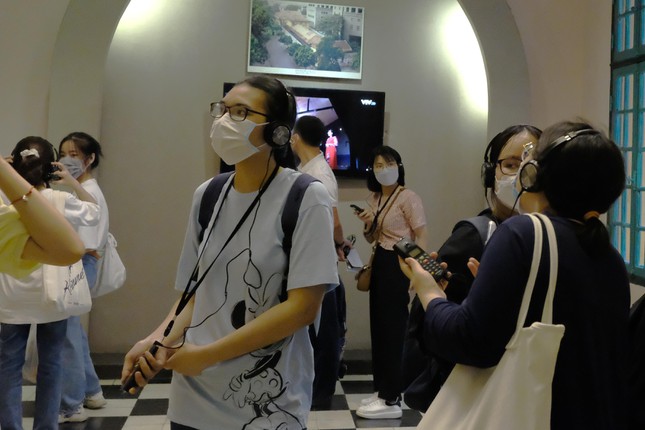 tour dem tham nha tu hoa lo thu hut nhieu ban tre dspl tour dem tham nha tu hoa lo thu hut nhieu ban tre dspl