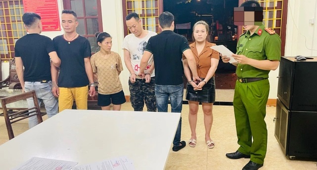 phat hien 45 nghin lit dau thai nguy hai tai che giua nui rung hiem tro dspl 2 phat hien 45 nghin lit dau thai nguy hai tai che giua nui rung hiem tro dspl 2