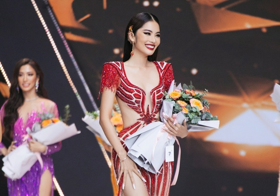 le nam len tieng khi phat ngon truot top 10 hoa hau hoan vu spl le nam len tieng khi phat ngon truot top 10 hoa hau hoan vu spl