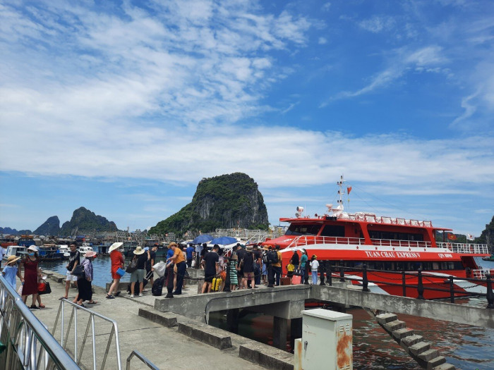 bao so 1 quang ninh dung cap phep phuong tien du lich bien tu 10h ngay 27 dspl bao so 1 quang ninh dung cap phep phuong tien du lich bien tu 10h ngay 27 dspl