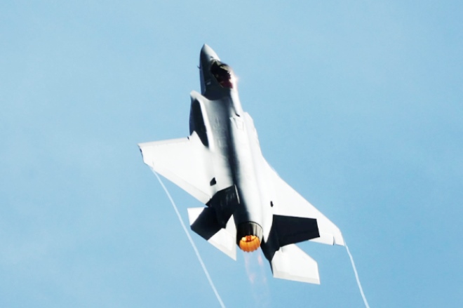 may bay f 35 roi o can cu khong quan my dspl may bay f 35 roi o can cu khong quan my dspl