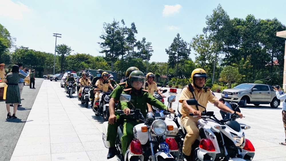 binh duong ra mat to tuan tra dac biet 171 dspl binh duong ra mat to tuan tra dac biet 171 dspl