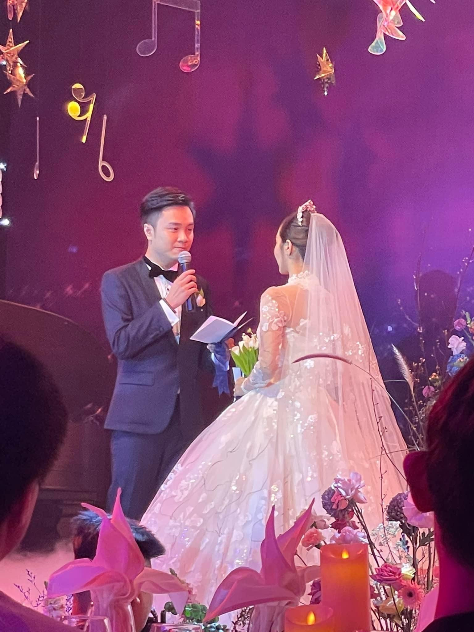 loat anh hiem hoi trong hon le cua thanh nu bolero jang mi 0b1