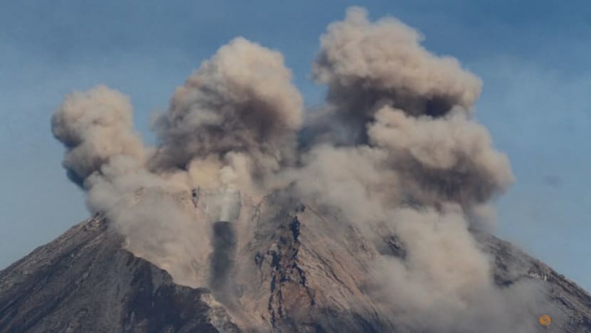 nui lua semeru o indonesia phun trao tao ra cot tro bui cao gan 2km 1 nui lua semeru o indonesia phun trao tao ra cot tro bui cao gan 2km 1