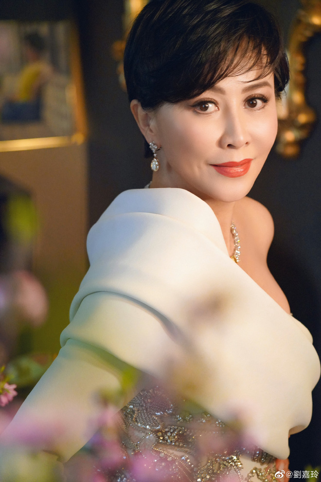 choang ngop truoc cuoc song sang chanh cua luu gia linh 9