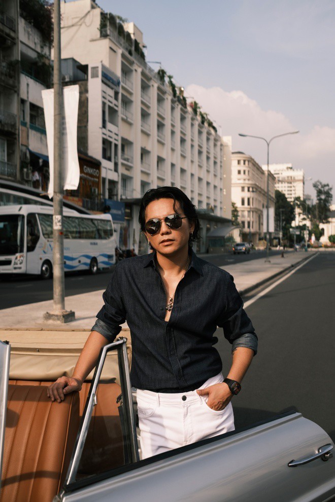 mars anh tu toc dai lang tu don tim khan gia sai thanh bieu dien cung 2 ca si sieu thuc 7 1671038005 383 width660height990