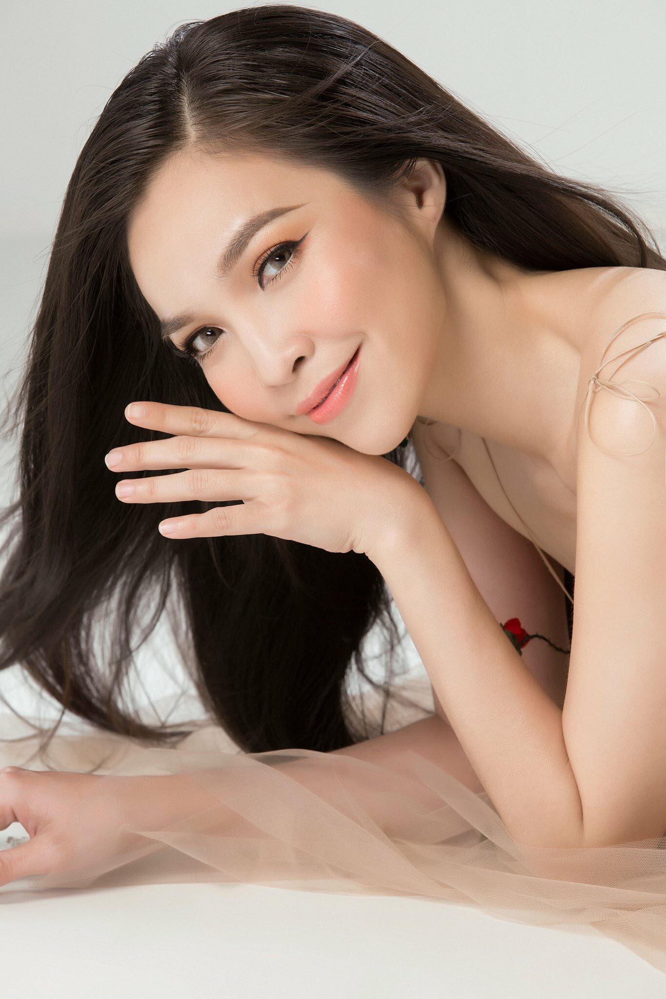 ca si hien thuc trinh dien hai bai hat noi tieng cua nhac si trinh cong son dspl ca si hien thuc trinh dien hai bai hat noi tieng cua nhac si trinh cong son dspl