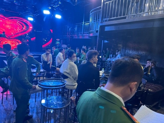 nhieu nguoi duong tinh voi ma tuy tai quan bar rex o ha noi dspl nhieu nguoi duong tinh voi ma tuy tai quan bar rex o ha noi dspl