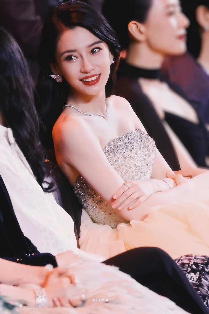 phan ung cua huynh hieu minh khi dung mat vo cu angelababy 1 phan ung cua huynh hieu minh khi dung mat vo cu angelababy 1