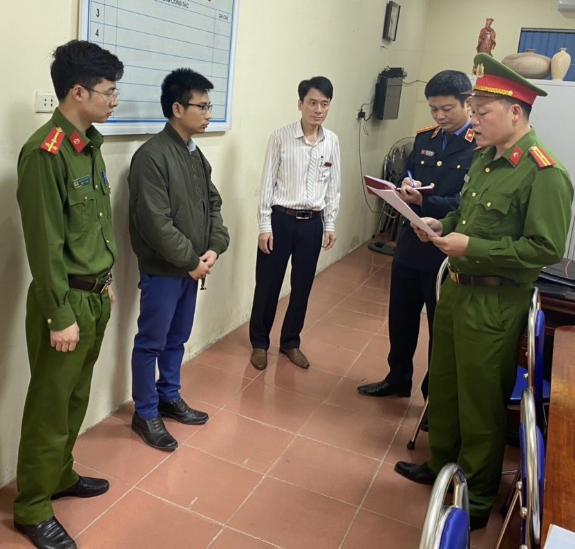 khoi to them 1 bi can vu nhan hoi lo tai trung tam dang kiem dspl khoi to them 1 bi can vu nhan hoi lo tai trung tam dang kiem dspl