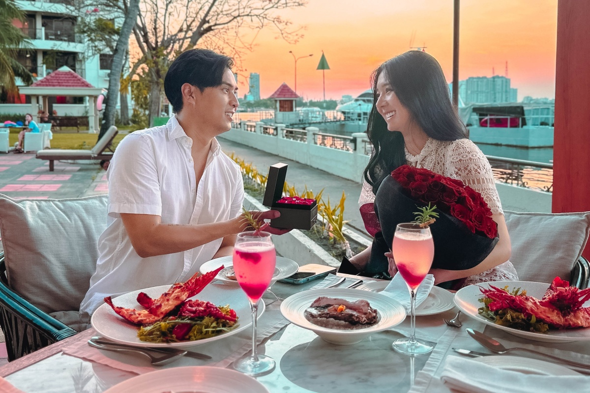 ho quang hieu cau hon ban gai kem 17 tuoi 0 ho quang hieu cau hon ban gai kem 17 tuoi 0