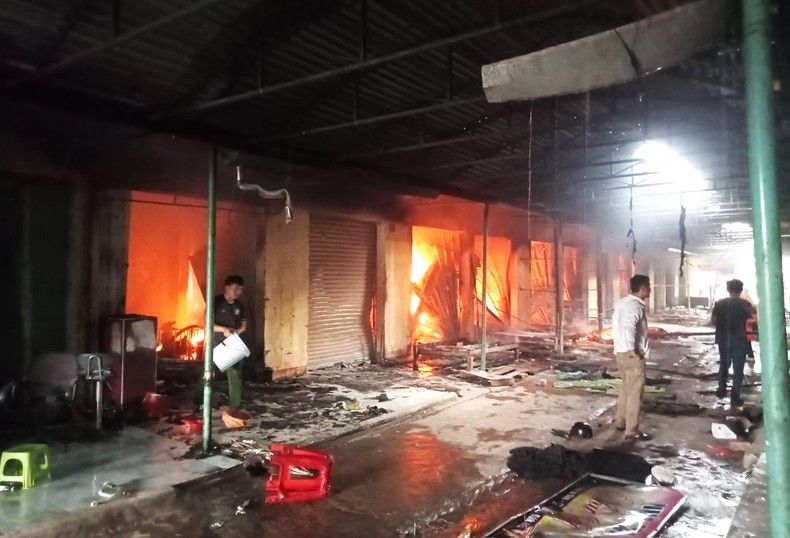 chay lon tai cho bien gioi huyen ea sup 9b1 chay lon tai cho bien gioi huyen ea sup 9b1