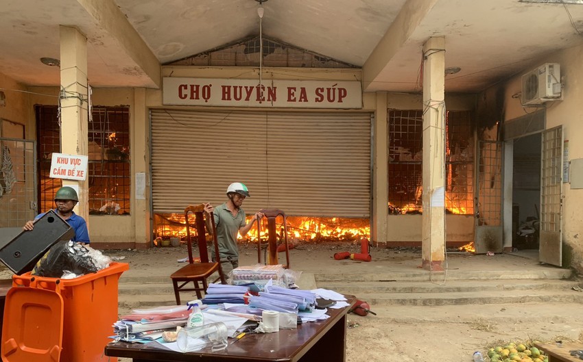 chay lon tai cho bien gioi huyen ea sup 9bn1 chay lon tai cho bien gioi huyen ea sup 9bn1