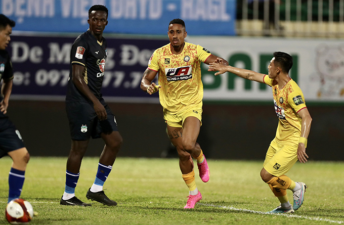 thanh hoa fc va hoang anh gia lai chia diem dang tiec 1 thanh hoa fc va hoang anh gia lai chia diem dang tiec 1