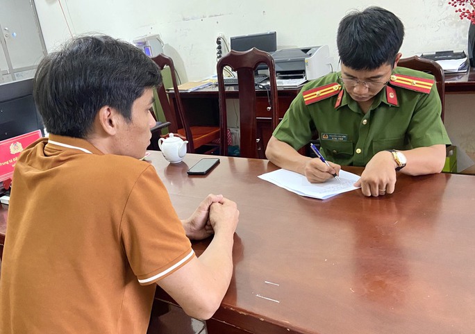 nguyen chu tich ubnd thi tran bi khoi to ve hanh vi loi dung chuc vu quyen han 2 dspl1 nguyen chu tich ubnd thi tran bi khoi to ve hanh vi loi dung chuc vu quyen han 2 dspl1