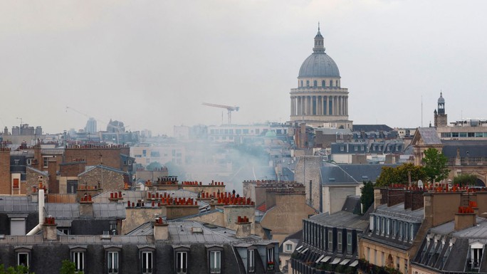 no lon tai khu pho lich su o paris6d