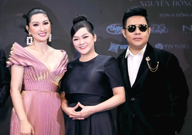 quang le nguyen hong nhung la ca si dat show nhat hai ngoai 1 quang le nguyen hong nhung la ca si dat show nhat hai ngoai 1