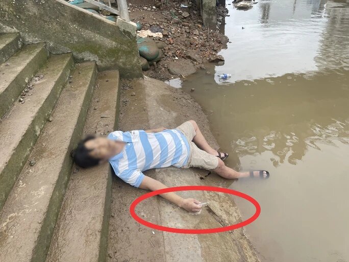 nguoi dan ta hoa phat hien nguoi dan ong tu vong tai bo ke tay cam ong kim tiem nguoi dan ta hoa phat hien nguoi dan ong tu vong tai bo ke tay cam ong kim tiem