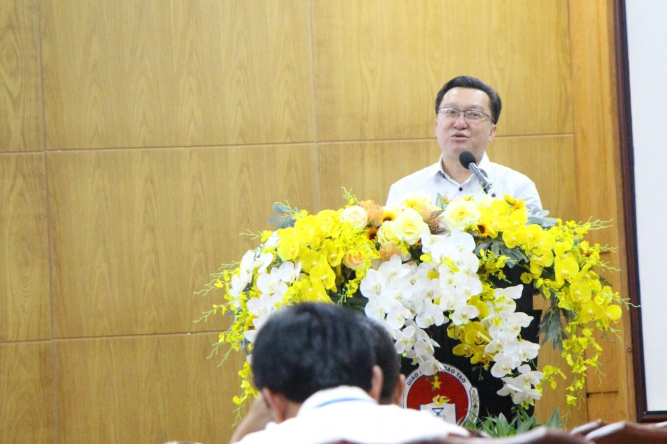 hieu truong truong cap 3 tp hcm de xuat cho hoc sinh nghi hoc thu bay hieu truong truong cap 3 tp hcm de xuat cho hoc sinh nghi hoc thu bay