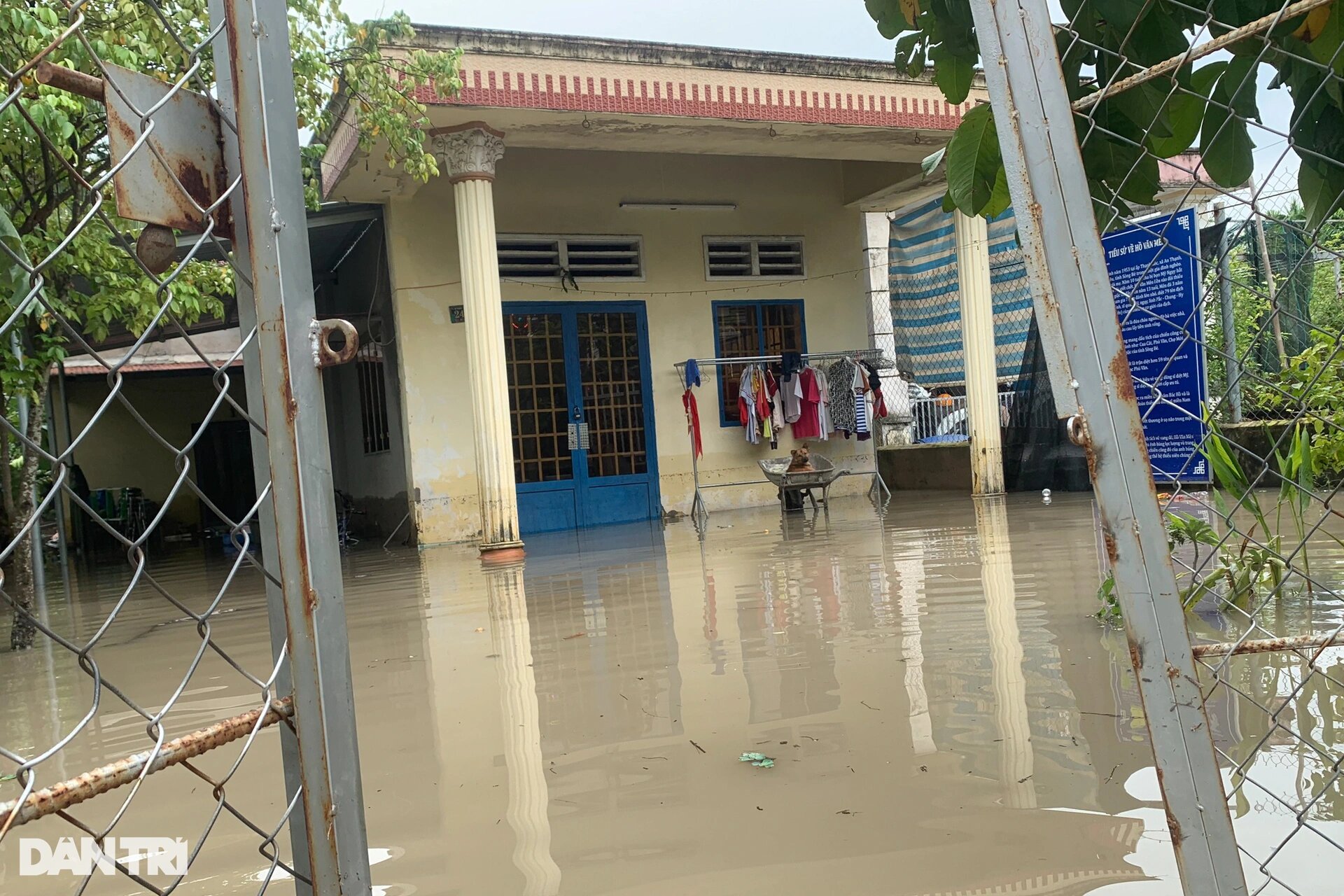 mua ngap duong ngap nha nguoi dan binh duong bi bom ca dem 2