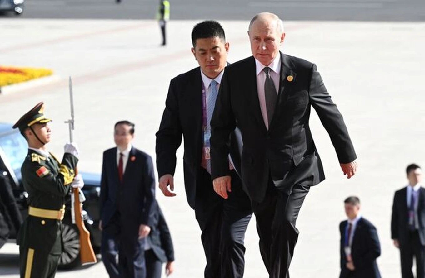 ong putin mang theo vali hat nhan khi tham trung quoc 2 ong putin mang theo vali hat nhan khi tham trung quoc 2