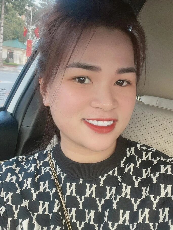 xe lexus cua kieu nu lua dao hang chuc ty dong da bi ke bien nghi van tung tang tren pho xe lexus cua kieu nu lua dao hang chuc ty dong da bi ke bien nghi van tung tang tren pho