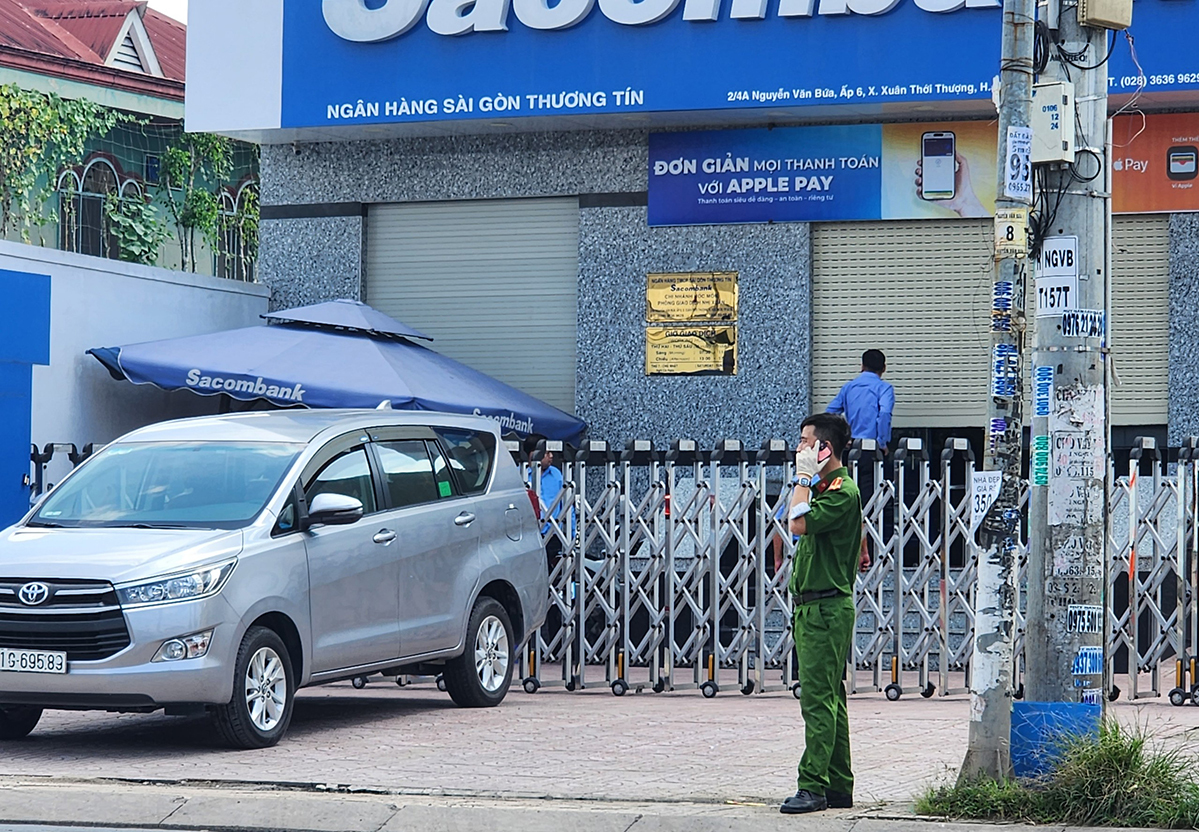 chi nhanh ngan hang sacombank o tp hcm nghi bi cuop chi nhanh ngan hang sacombank o tp hcm nghi bi cuop