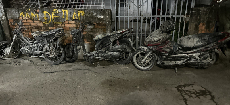 bat khan cap nguoi dan ong phong hoa dot nha hang xom vi mau thuan bat khan cap nguoi dan ong phong hoa dot nha hang xom vi mau thuan