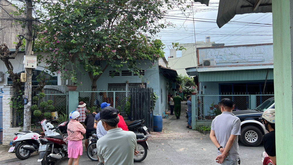 dieu tra cai chet cua co gai sau cu cai voi nguoi yeu trong phong tro o binh duong