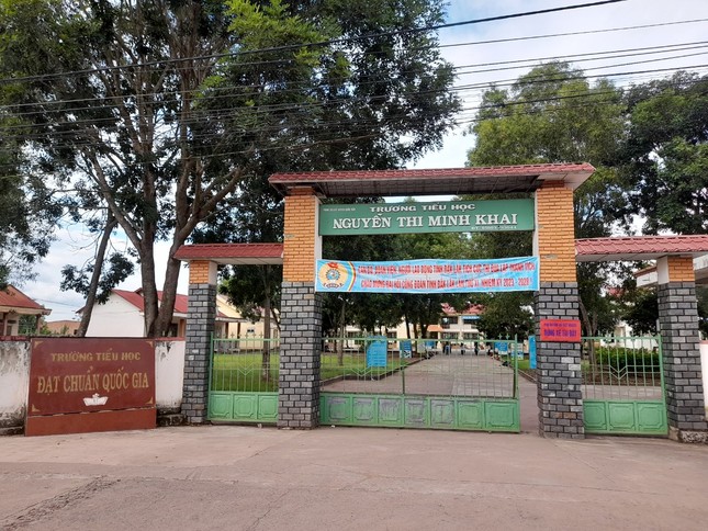 mot truong hoc vung bien ra thong bao khong nhan qua cua phu huynh va hoc sinh nhan ngay 20 11