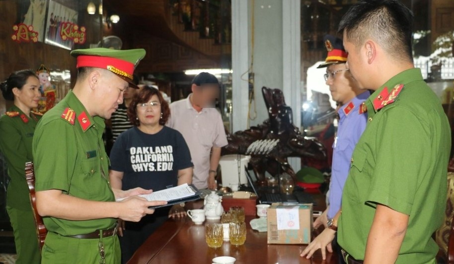 khoi to ba trum buon lau go trac o nghe an khoi to ba trum buon lau go trac o nghe an
