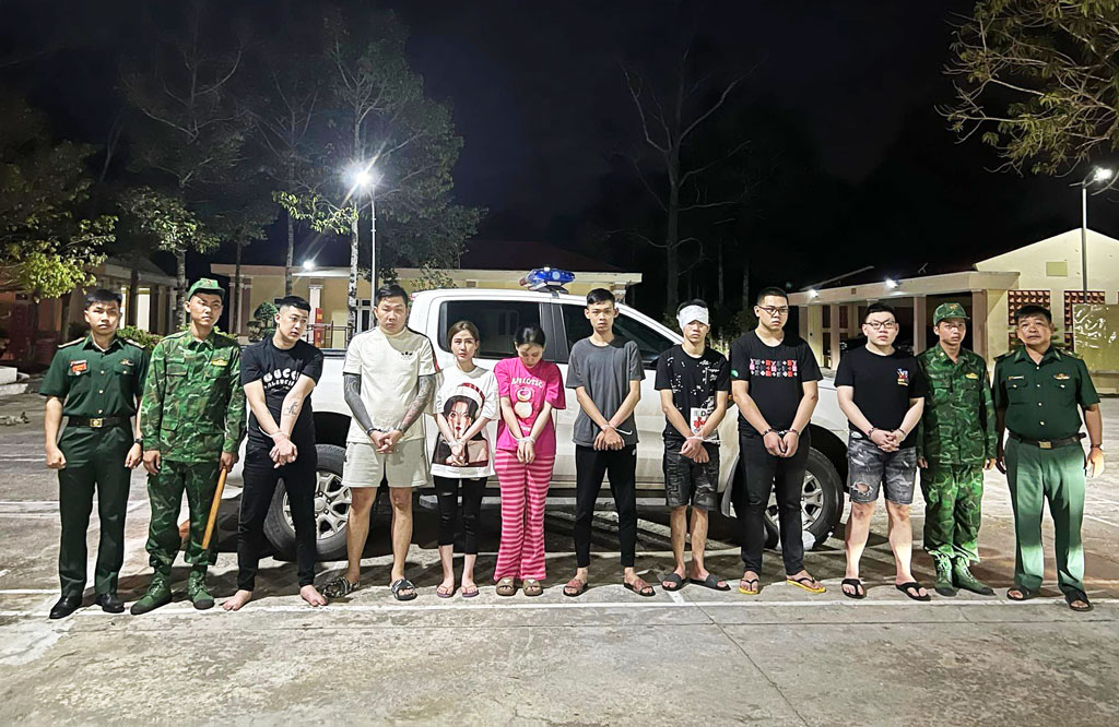 tin tuc phap luat moi nhat ngay 10 11 2023 bat nhom thanh nien no sung o tp hcm co y dinh bo tron sang campuchia