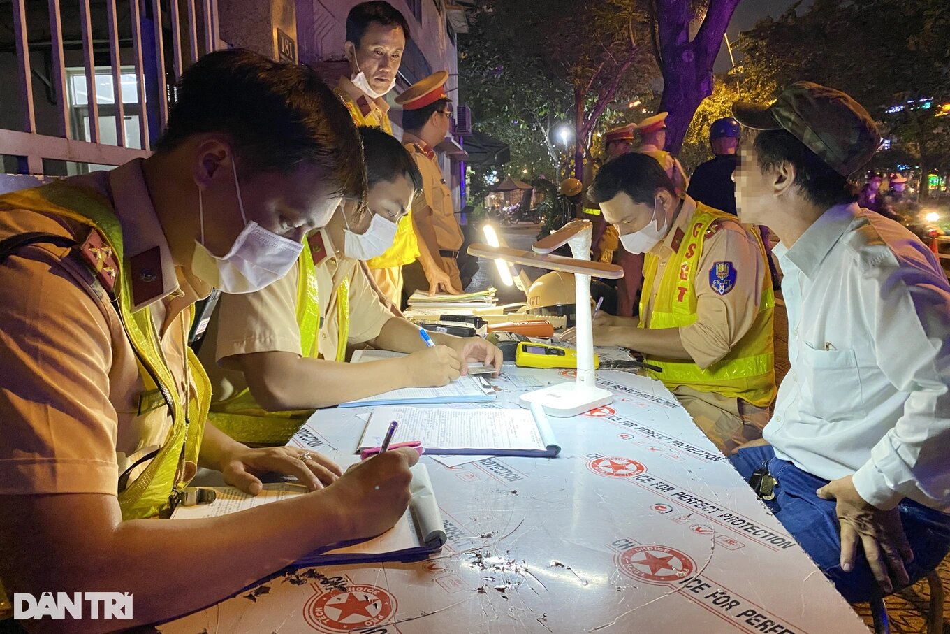 bi phat kich khung tai xe vi pham nong do con o tp hcm phat 7 trieu thi toi khong dong phat bo luon xe 21 bi phat kich khung tai xe vi pham nong do con o tp hcm phat 7 trieu thi toi khong dong phat bo luon xe 21