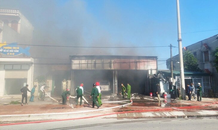 chay xuong sua chua o quang ninh nhieu o to bi thieu rui 4