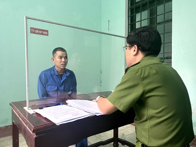 xem boi tinh duyen qua mang nguoi phu nu bi lua 200 trieu dong vi muon cat duyen am 1