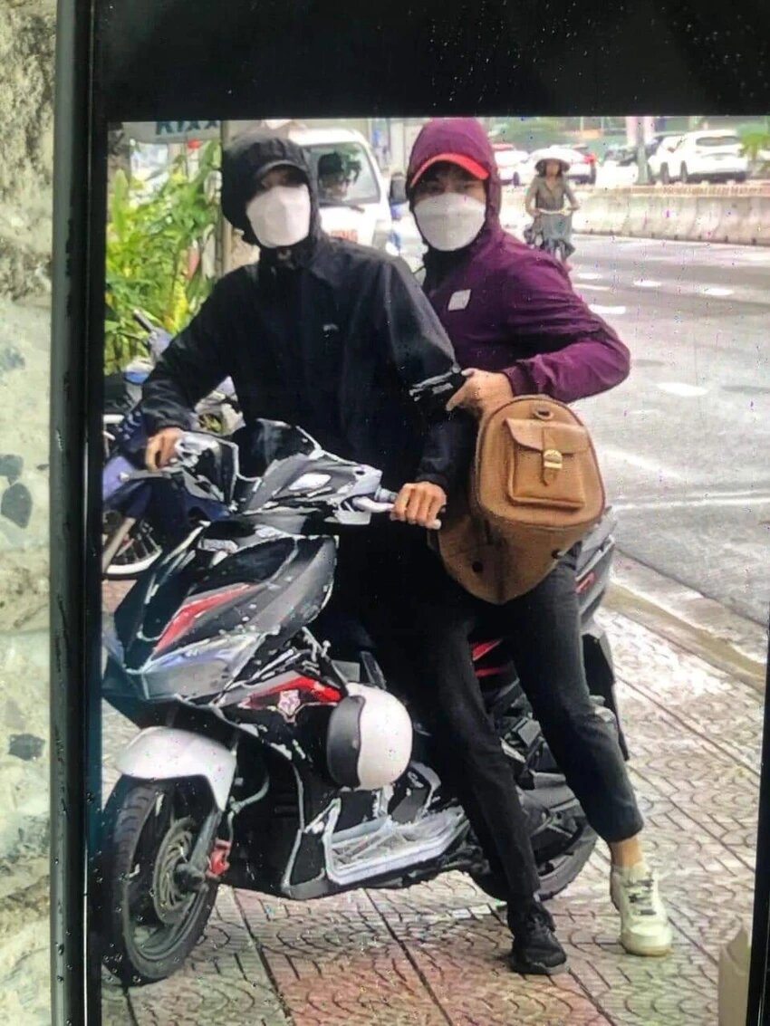 bat 2 nghi pham cuop ngan hang bang sung o da nang 1 bat 2 nghi pham cuop ngan hang bang sung o da nang 1