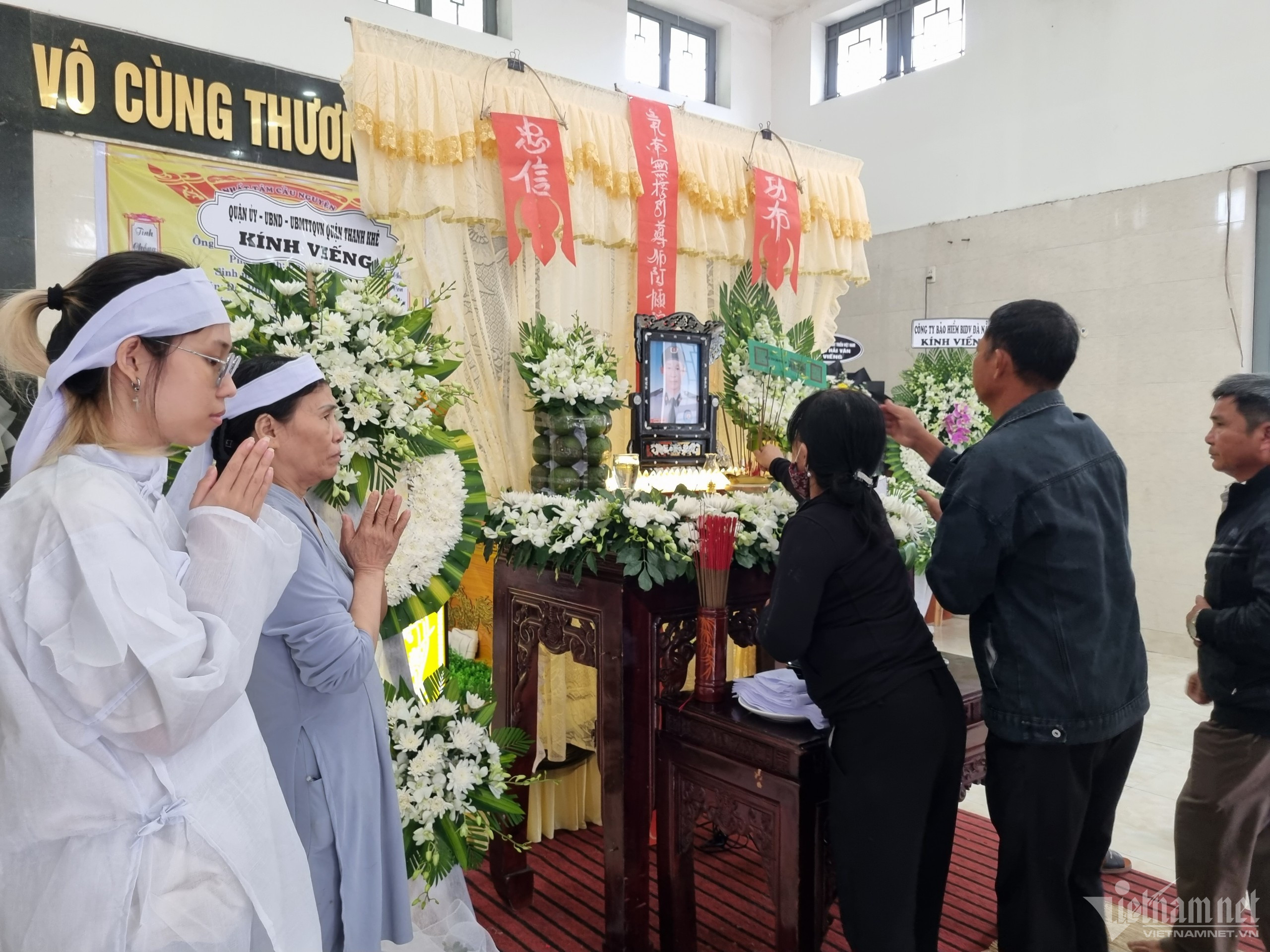 xot long hoan canh bao ve bi ke cuop ngan hang dam tu vong nhan luong moi thang chua den 5 trieu dong 2 xot long hoan canh bao ve bi ke cuop ngan hang dam tu vong nhan luong moi thang chua den 5 trieu dong 2