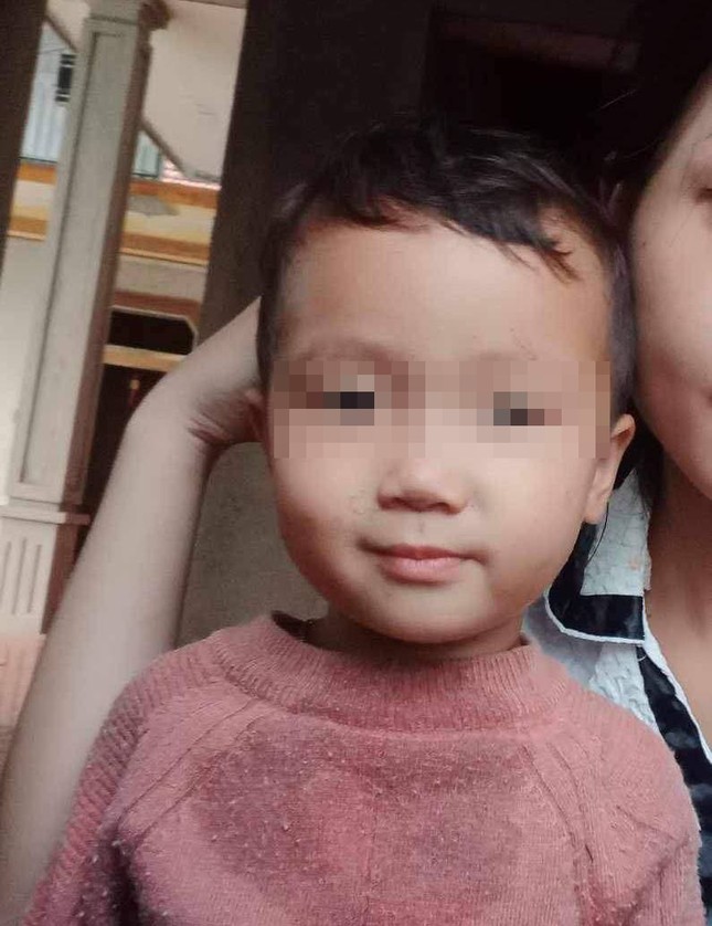 ca lang trang dem tim kiem be trai 2 tuoi mat tich bi an sau vai phut ra truoc cong nha 1 ca lang trang dem tim kiem be trai 2 tuoi mat tich bi an sau vai phut ra truoc cong nha 1
