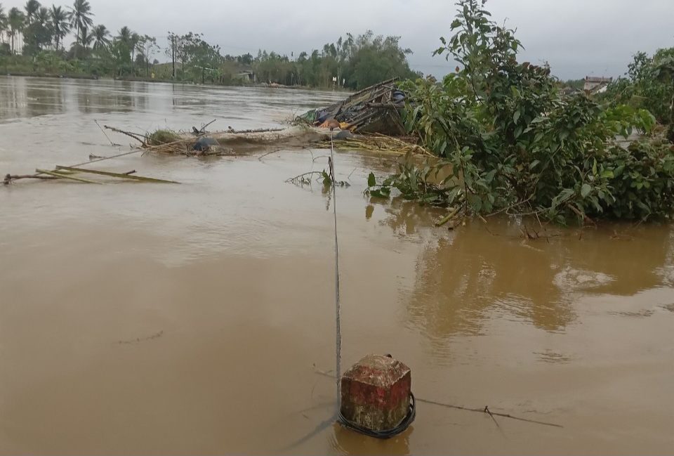 hue mua lon suot dem nhieu noi ngap lut nang 5