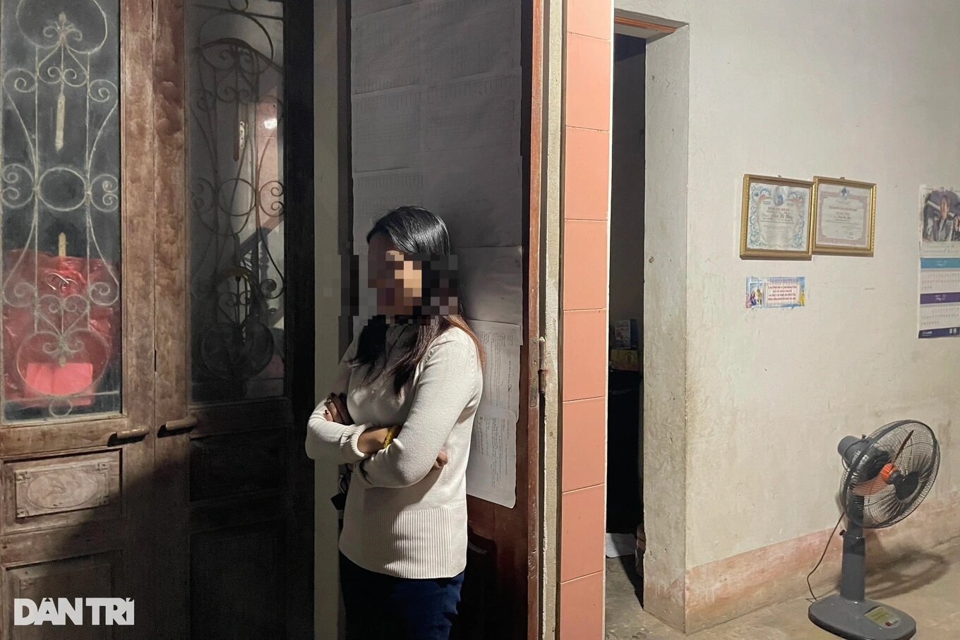 co giao bi nhom hoc sinh xuc pham hanh hung toi mat an mat ngu tram cam nguoi sut vai can 1