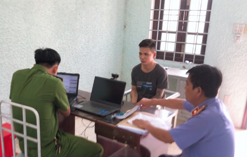 tin tuc phap luat moi nhat ngay 18 12 ghen tuong nam thanh nien dung dao dam dong nghiep trong thuong 1 tin tuc phap luat moi nhat ngay 18 12 ghen tuong nam thanh nien dung dao dam dong nghiep trong thuong 1