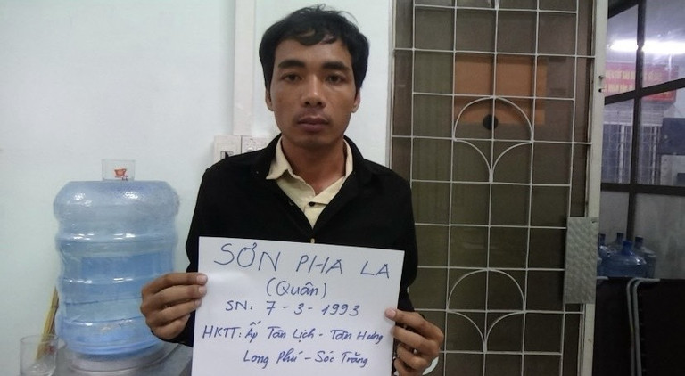 tam giu nhom doi tuong dien kich giai cuu nguoi bi ban sang campuchia de tong tien