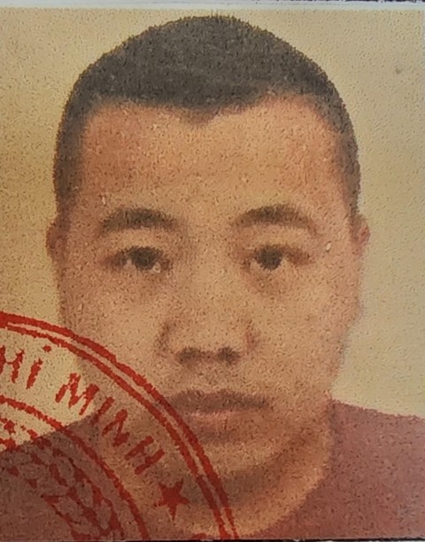 cong an tp hcm truy na doi tuong nguoi nuoc ngoai sat hai ban vi mon no 20 000 usd