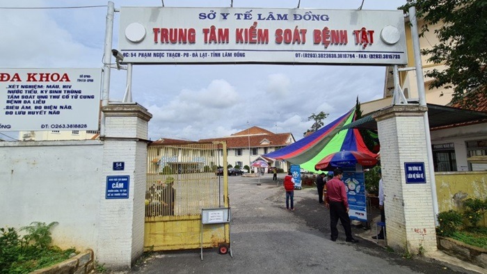 giam doc cdc lam dong bi giang chuc vi cap duoi dinh cham vu viet a