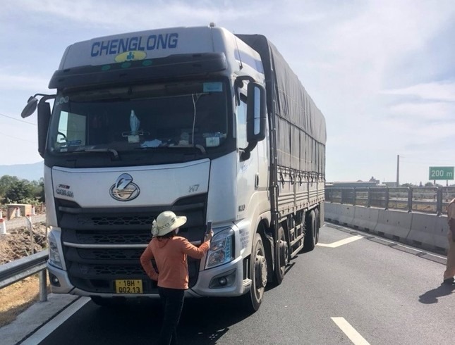khoi to tai xe tong csgt o cao toc roi chay len tuyen cao toc vinh hao phan thiet khoi to tai xe tong csgt o cao toc roi chay len tuyen cao toc vinh hao phan thiet