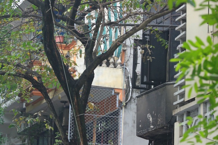 hien truong vu chay lon o pho co ha noi luc rang sang 4 nguoi tu vong 11