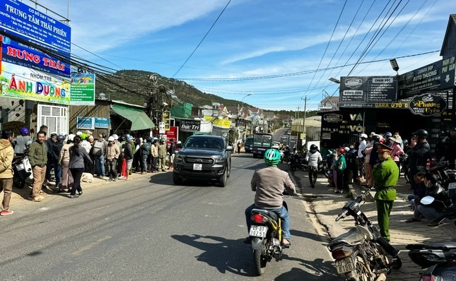 tin tuc phap luat moi nhat ngay 17 1 2024 nghi an mot phu nu 43 tuoi do xang dot nguoi tinh roi uong thuoc sau tu tu 1