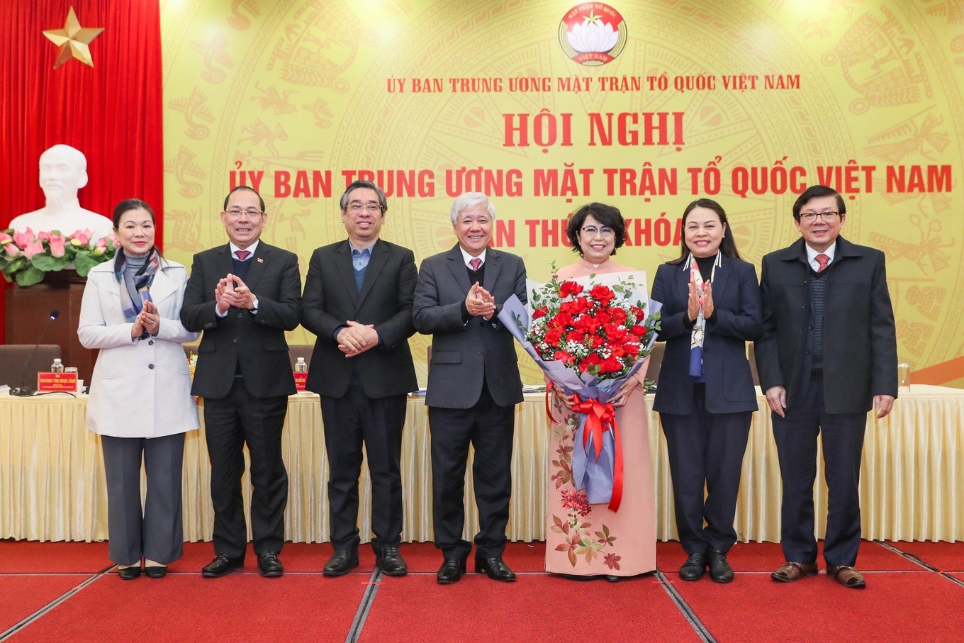 ba to thi bich chau giu chuc pho chu tich uy ban trung uong mttq viet nam 2 ba to thi bich chau giu chuc pho chu tich uy ban trung uong mttq viet nam 2