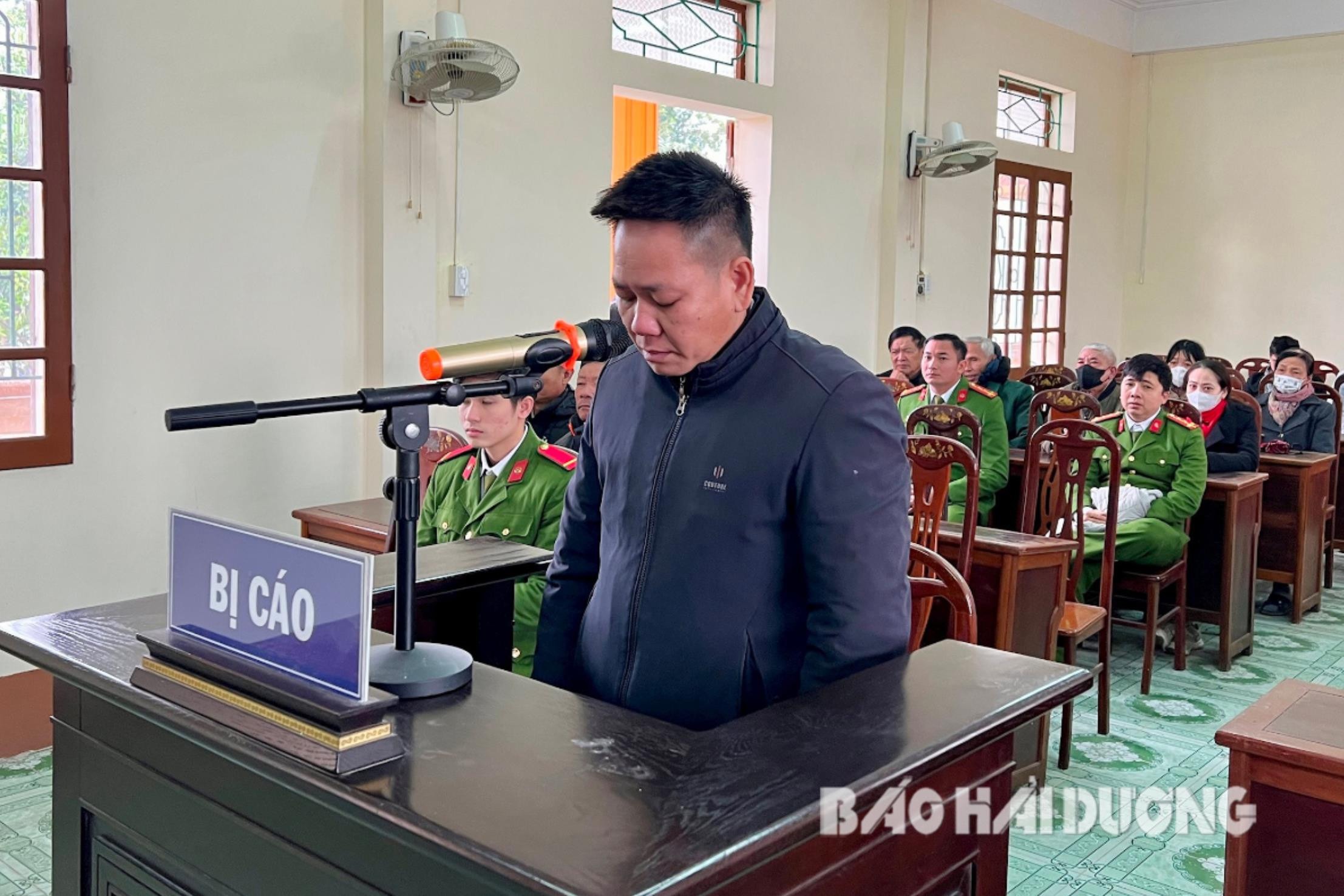 bien thu hang tram trieu dong tien tho cung liet si cuu can bo xa lanh 8 nam tu